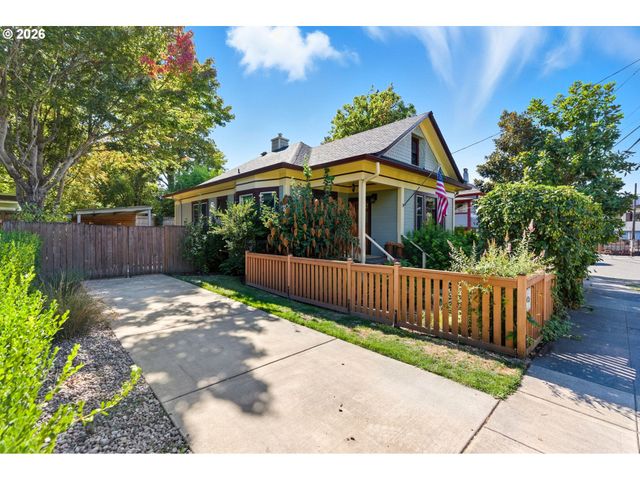 2624 Se CLINTON St, Portland, OR 97202