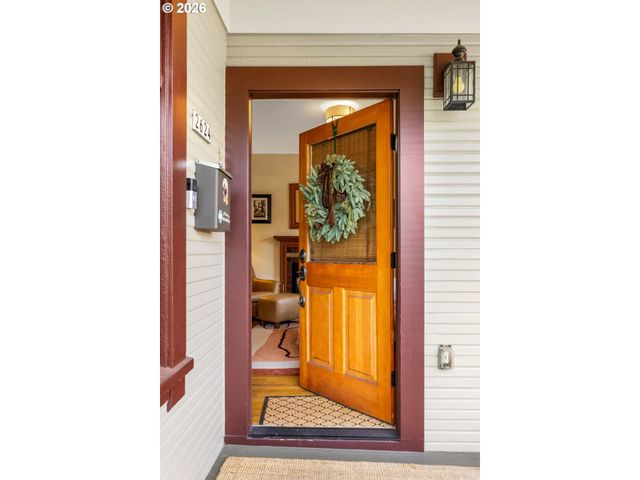 2624 Se CLINTON St, Portland, OR 97202