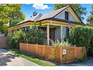 2624 Se CLINTON St, Portland, OR 97202