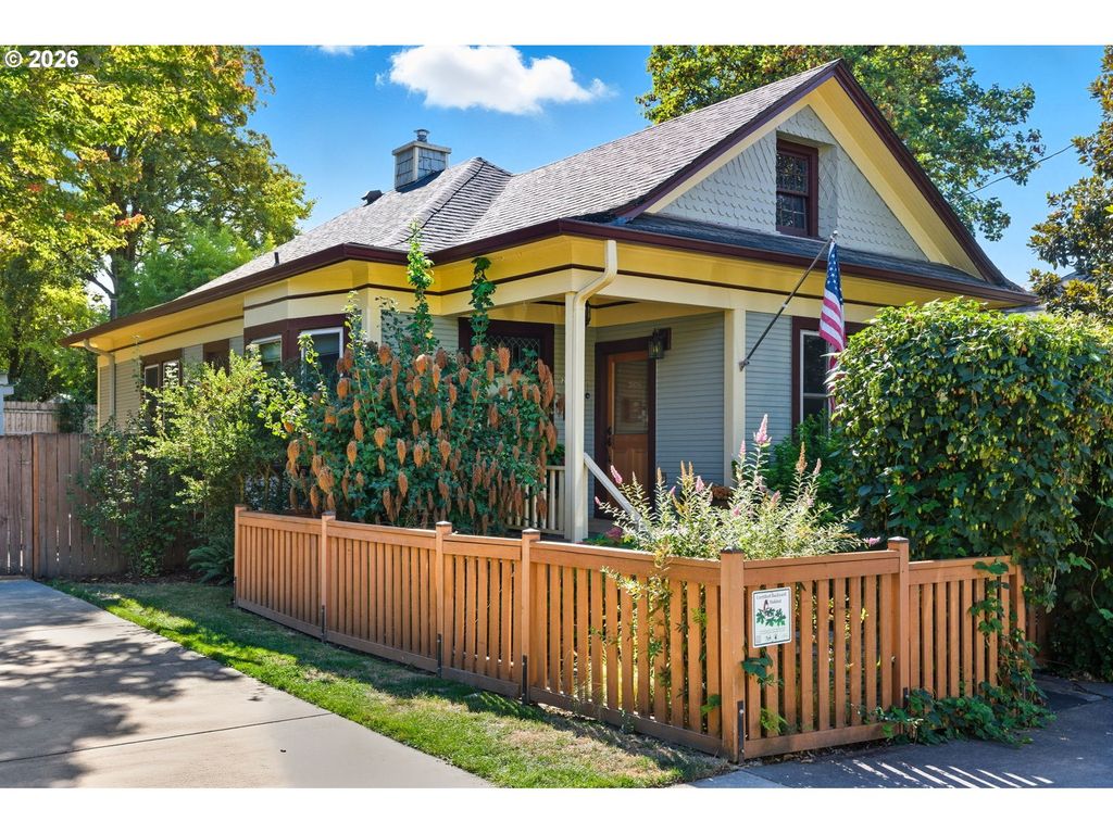 2624 Se CLINTON St, Portland, OR 97202