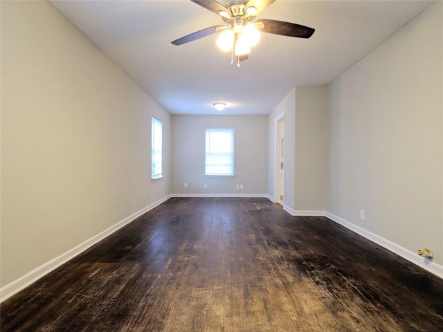 505 13th Street N, Texas City, TX 77590