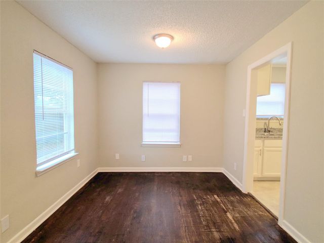 505 13th Street N, Texas City, TX 77590