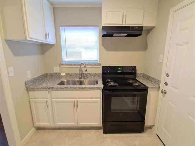 505 13th Street N, Texas City, TX 77590