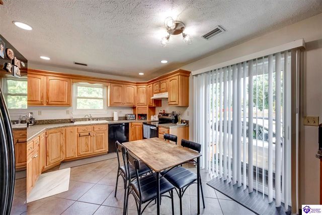 10408 Vantage Road, Jeffersontown, KY 40299