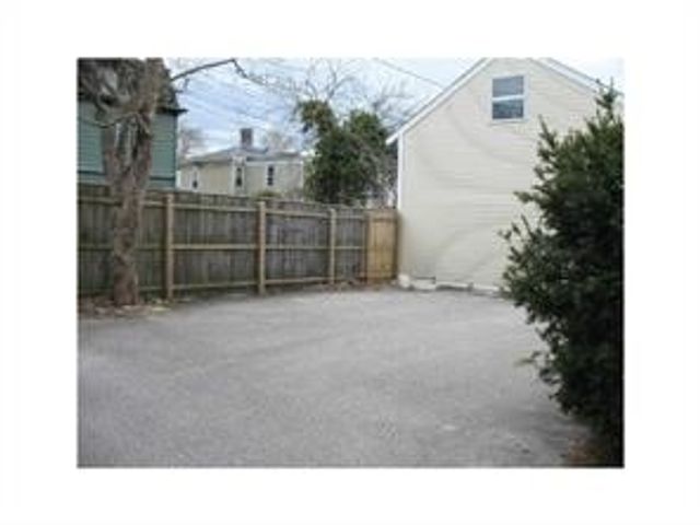 27 WEAVER Avenue A, Newport, RI 02840