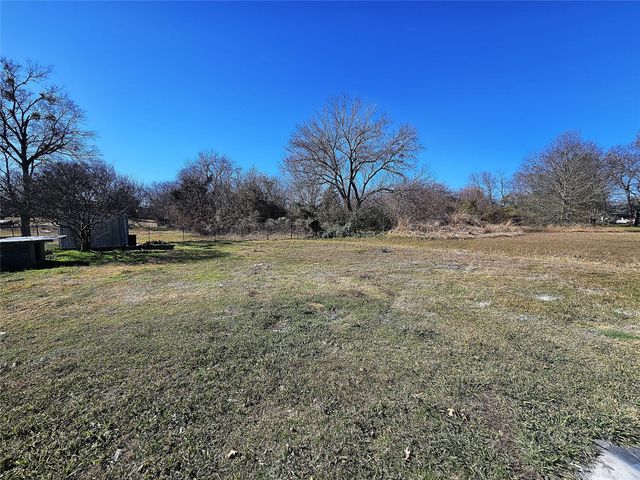 910 Willow Pond Road, Groesbeck, TX 76642
