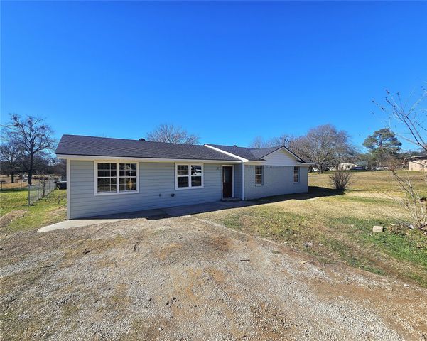 910 Willow Pond Road, Groesbeck, TX 76642