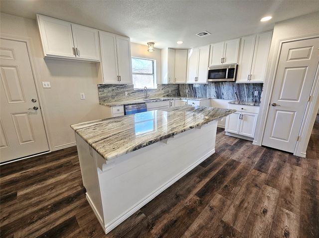 910 Willow Pond Road, Groesbeck, TX 76642