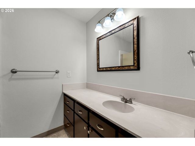 4421 Ne PLAINS Way 67, Vancouver, WA 98662
