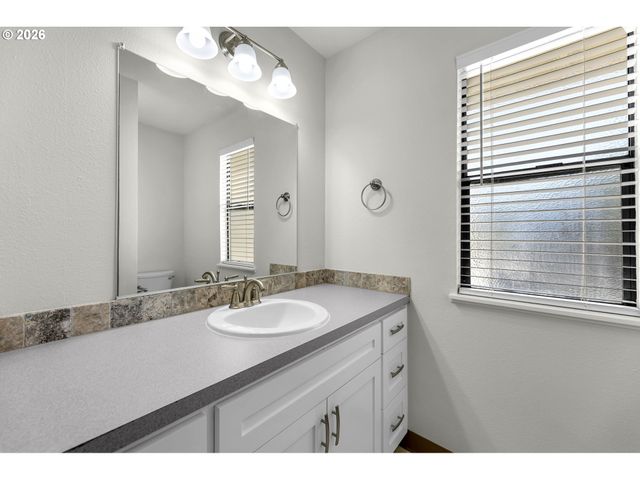 4421 Ne PLAINS Way 67, Vancouver, WA 98662