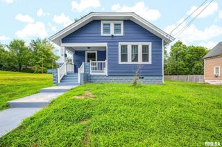 903 E BEHRENDS Avenue, Peoria, IL 61603