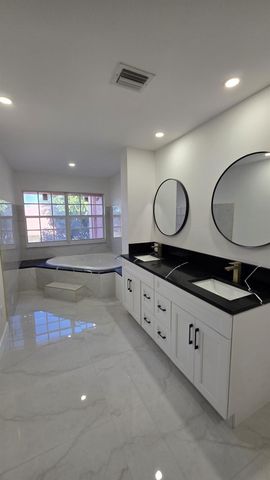 5713 NW 16th Street 19, Lauderhill, FL 33313