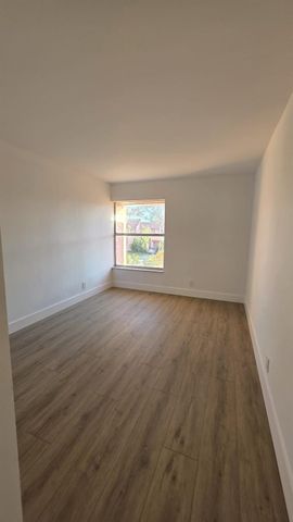 5713 NW 16th Street 19, Lauderhill, FL 33313