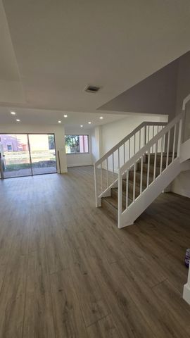 5713 NW 16th Street 19, Lauderhill, FL 33313