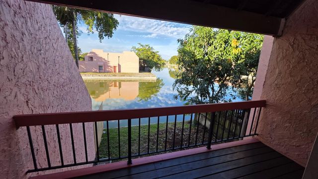 5713 NW 16th Street 19, Lauderhill, FL 33313