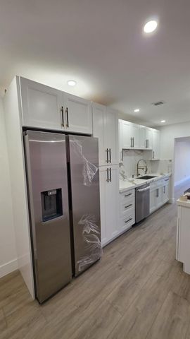 5713 NW 16th Street 19, Lauderhill, FL 33313