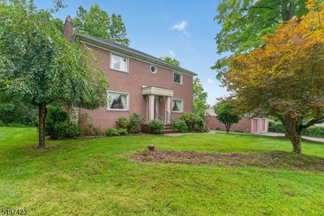 9 Woods Edge Ct, White Twp., NJ 07823