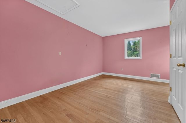 9 Woods Edge Ct, White Twp., NJ 07823
