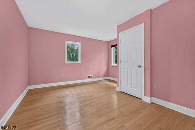 9 Woods Edge Ct, White Twp., NJ 07823
