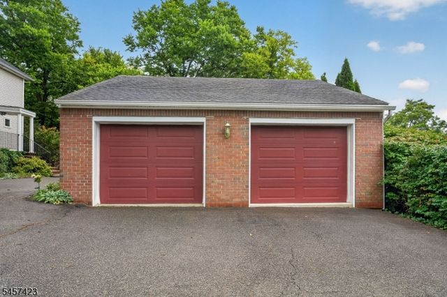 9 Woods Edge Ct, White Twp., NJ 07823