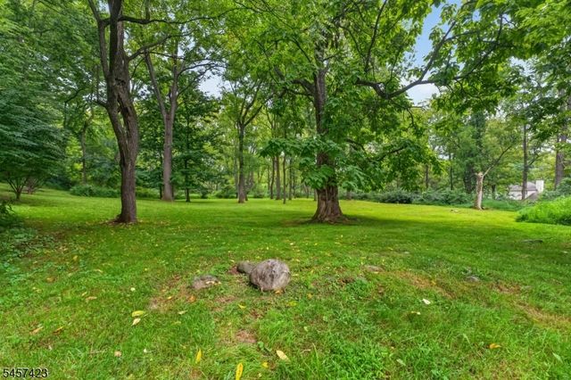 9 Woods Edge Ct, White Twp., NJ 07823
