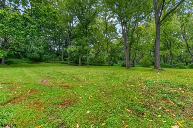 9 Woods Edge Ct, White Twp., NJ 07823