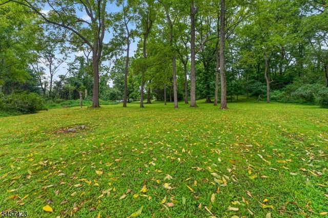 9 Woods Edge Ct, White Twp., NJ 07823