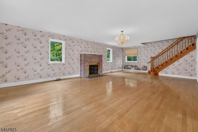 9 Woods Edge Ct, White Twp., NJ 07823