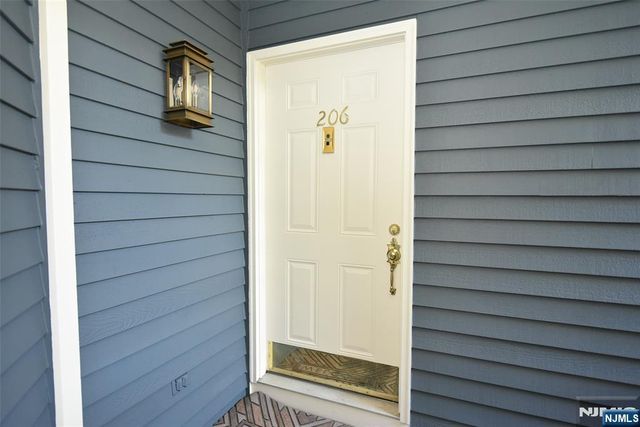 206 Cambridge Drive, Ramsey, NJ 07446