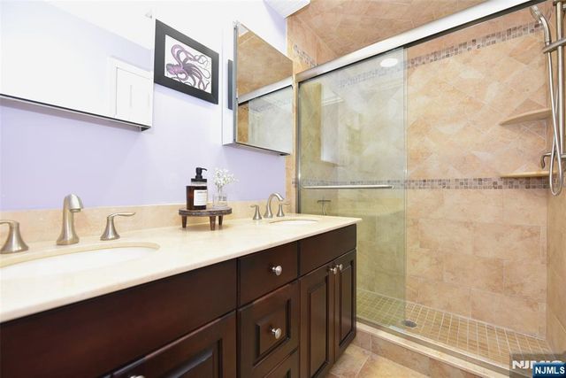 206 Cambridge Drive, Ramsey, NJ 07446