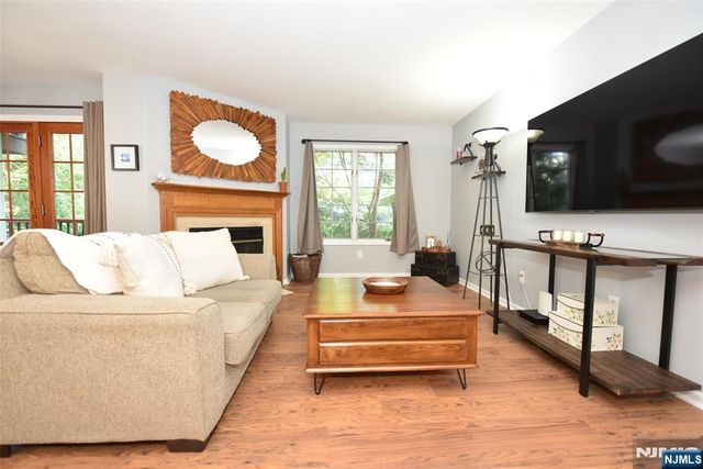 206 Cambridge Drive, Ramsey, NJ 07446