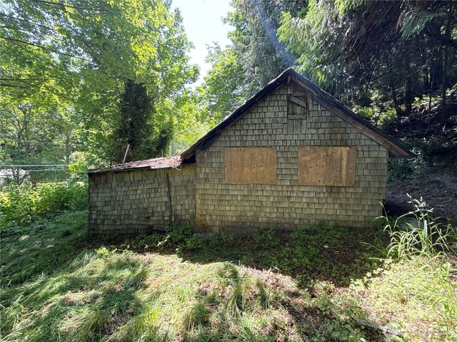 1020 S Valley Street, Port Angeles, WA 98362
