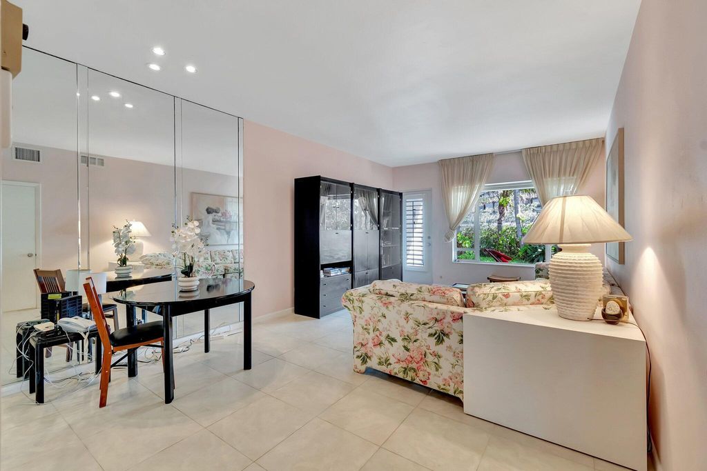 Image 10 of property listing at 2711 S Ocean 0020 Boulevard 2, Highland Beach, FL 33487