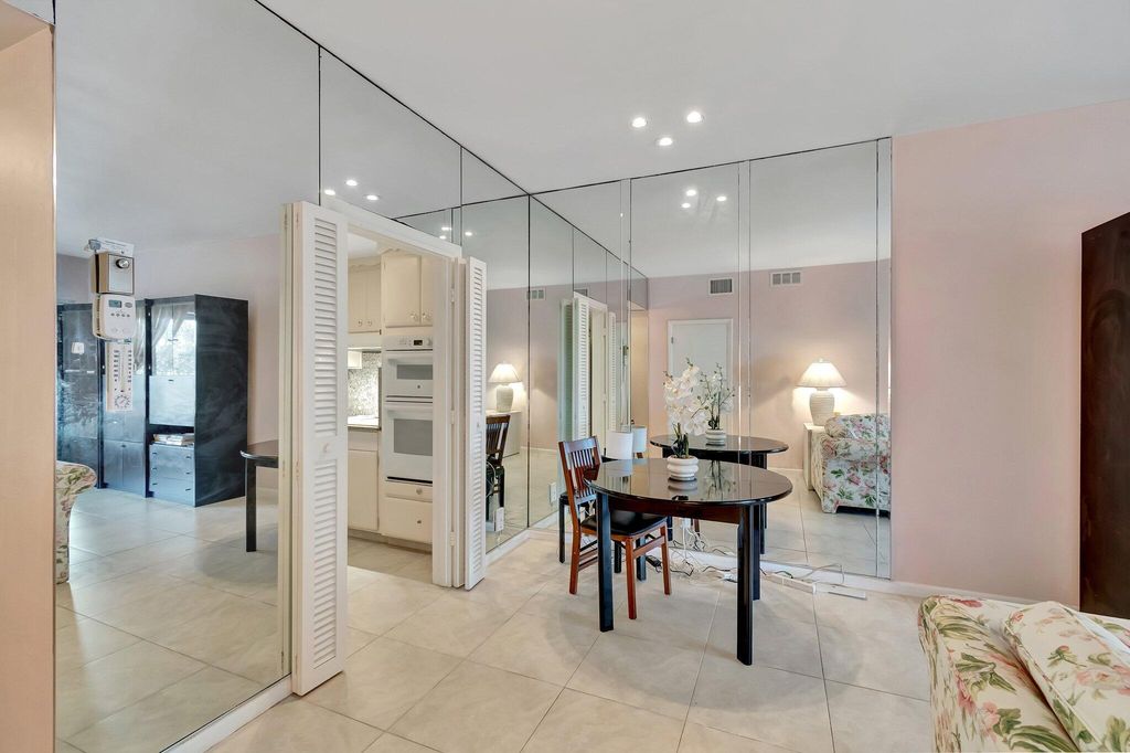 Image 16 of property listing at 2711 S Ocean 0020 Boulevard 2, Highland Beach, FL 33487