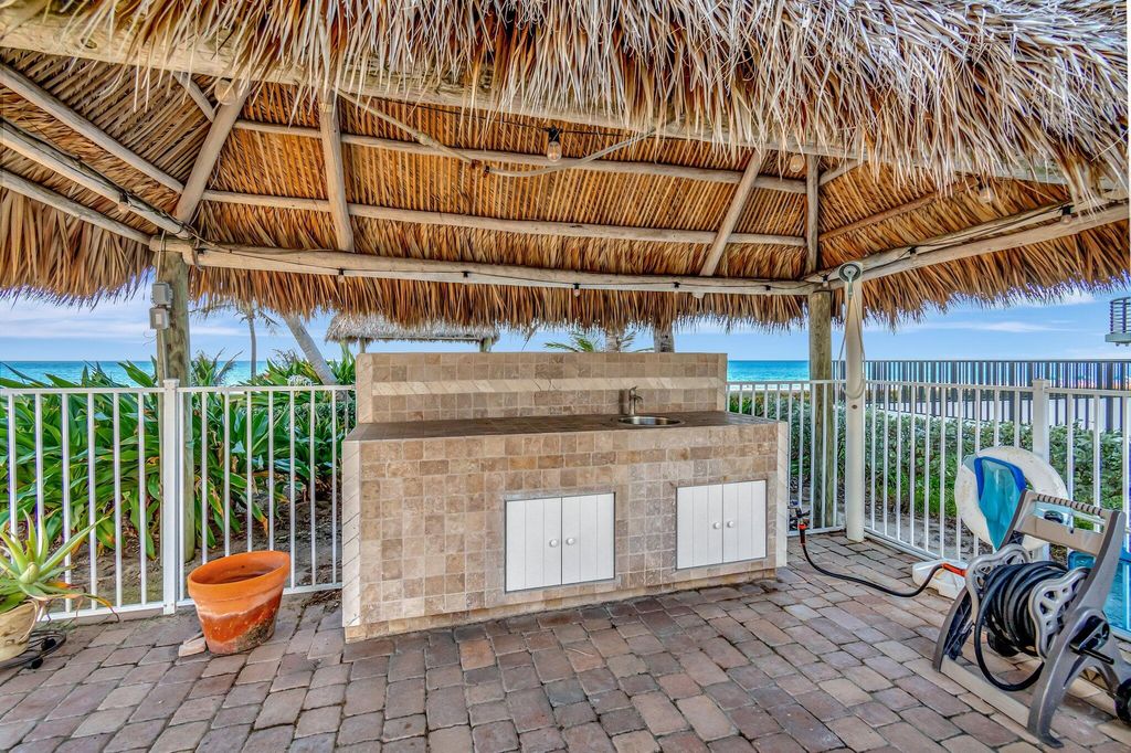 Image 33 of property listing at 2711 S Ocean 0020 Boulevard 2, Highland Beach, FL 33487