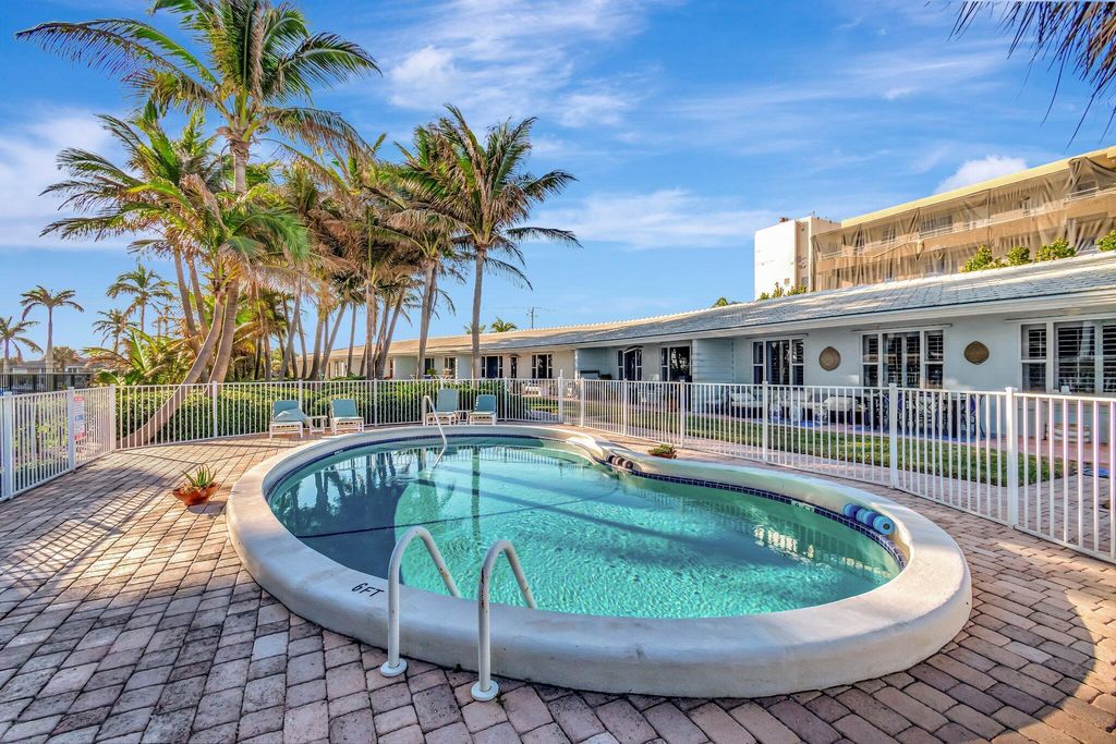 Image 34 of property listing at 2711 S Ocean 0020 Boulevard 2, Highland Beach, FL 33487