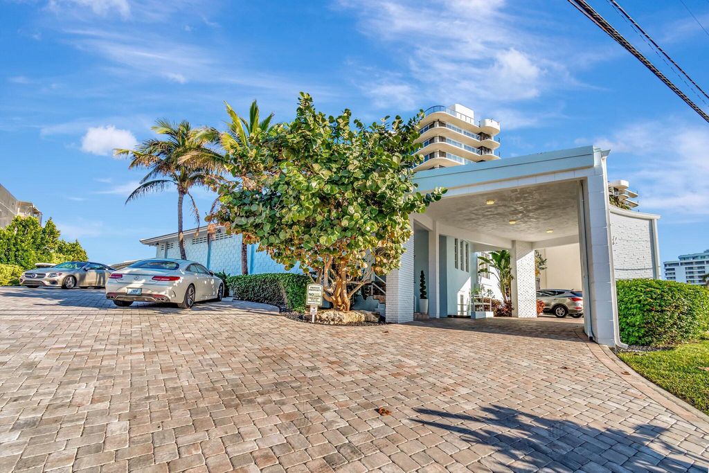 Image 4 of property listing at 2711 S Ocean 0020 Boulevard 2, Highland Beach, FL 33487