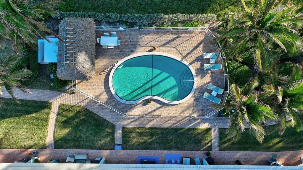 Image 7 of property listing at 2711 S Ocean 0020 Boulevard 2, Highland Beach, FL 33487