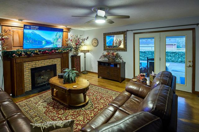 202 Pleasant View Drive, Hurricane, WV 25526