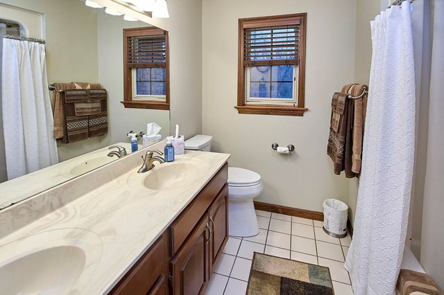 202 Pleasant View Drive, Hurricane, WV 25526