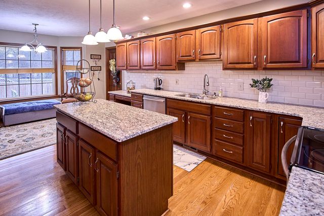 202 Pleasant View Drive, Hurricane, WV 25526