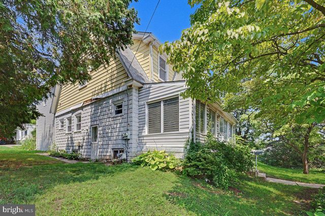 2470 DUTTON MILL RD, Aston, PA 19014