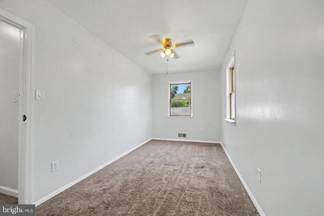 2470 DUTTON MILL RD, Aston, PA 19014