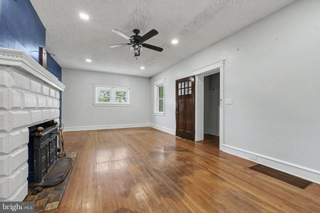 2470 DUTTON MILL RD, Aston, PA 19014