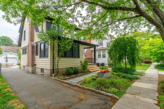 16 Coolidge Ave, Bloomfield Twp., NJ 07003