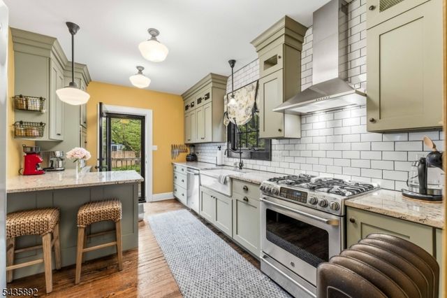 16 Coolidge Ave, Bloomfield Twp., NJ 07003