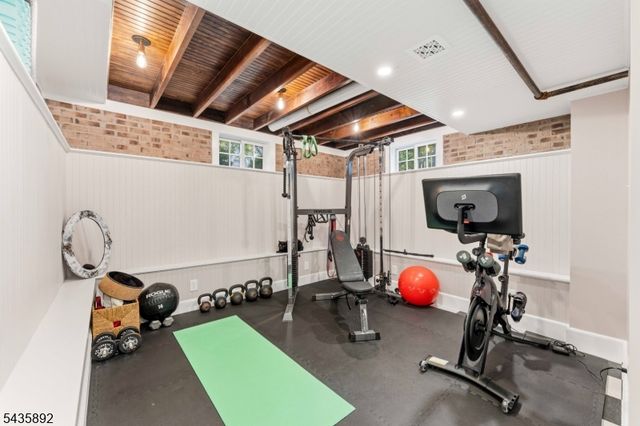 16 Coolidge Ave, Bloomfield Twp., NJ 07003