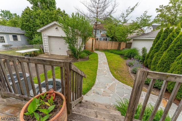 16 Coolidge Ave, Bloomfield Twp., NJ 07003