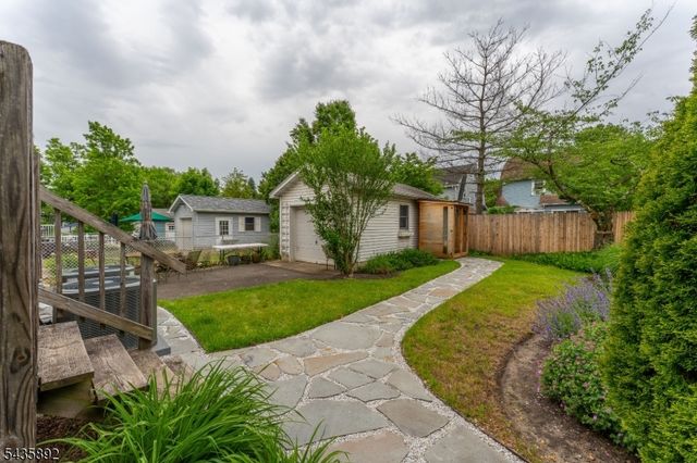 16 Coolidge Ave, Bloomfield Twp., NJ 07003