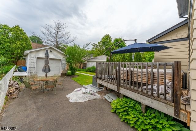 16 Coolidge Ave, Bloomfield Twp., NJ 07003